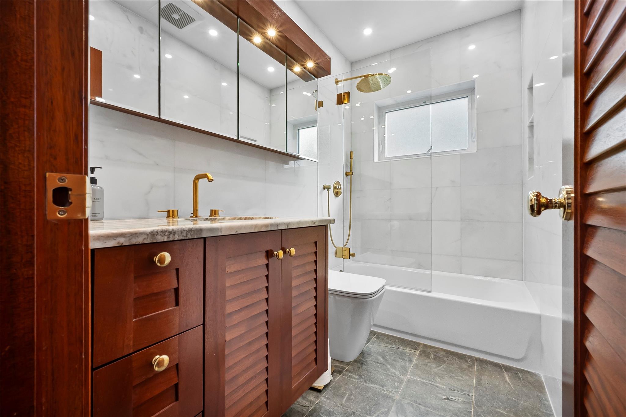 BERMUDA RIVIERA - Residential