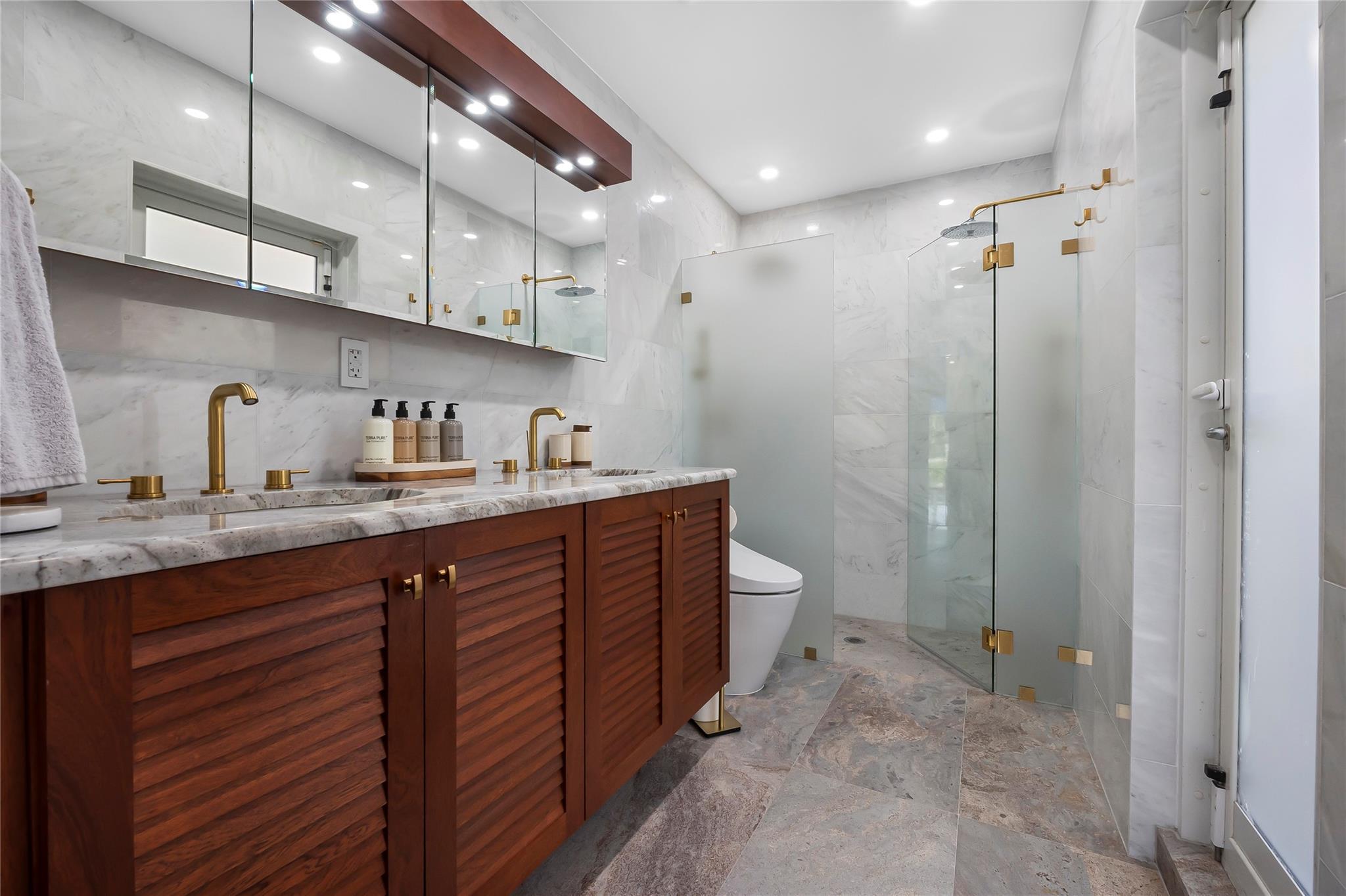 BERMUDA RIVIERA - Residential