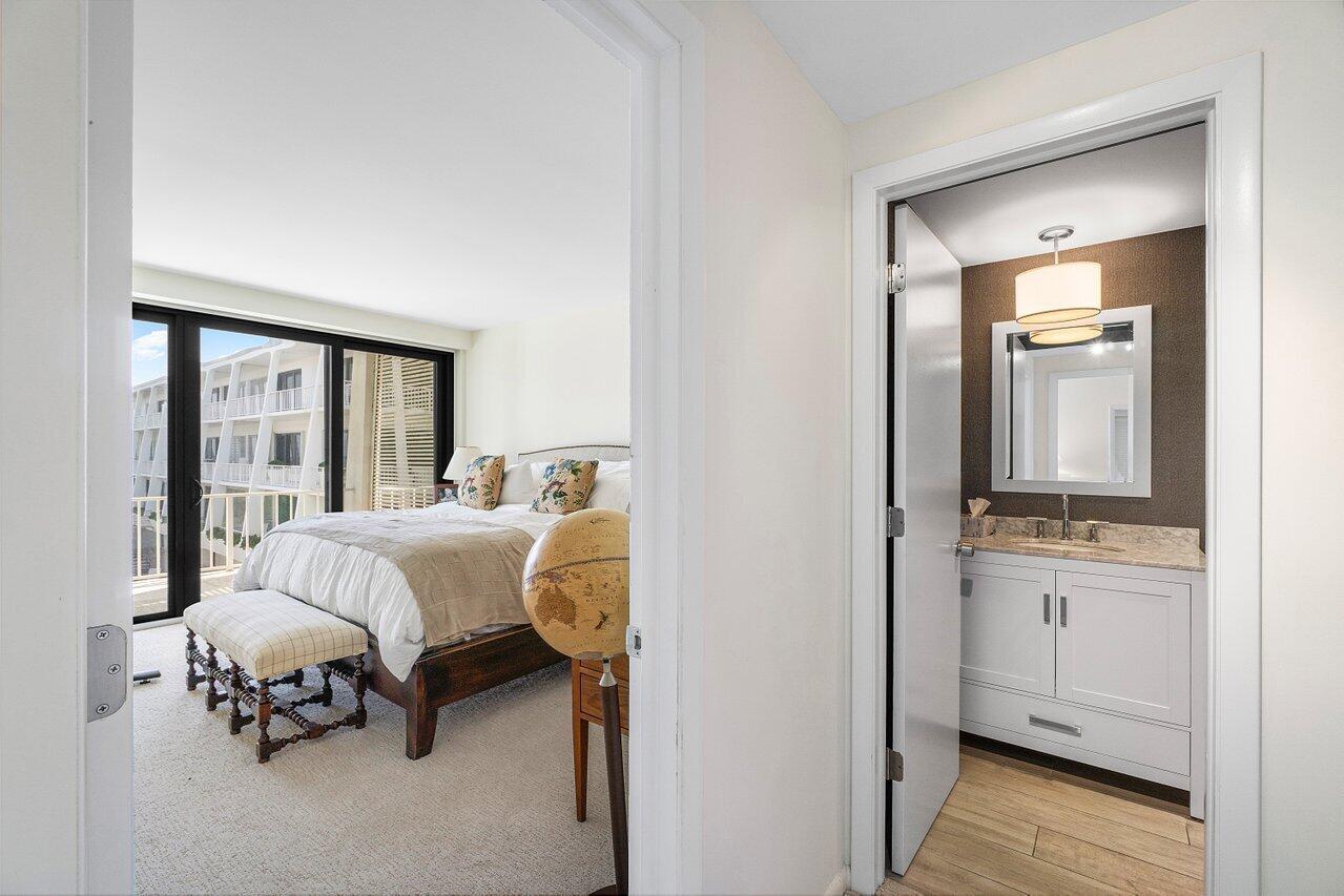 REEF CONDO - Residential