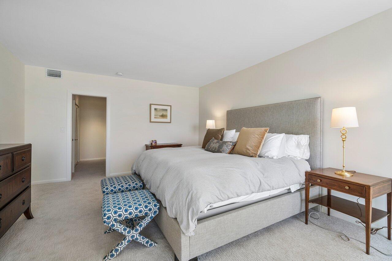 REEF CONDO - Residential