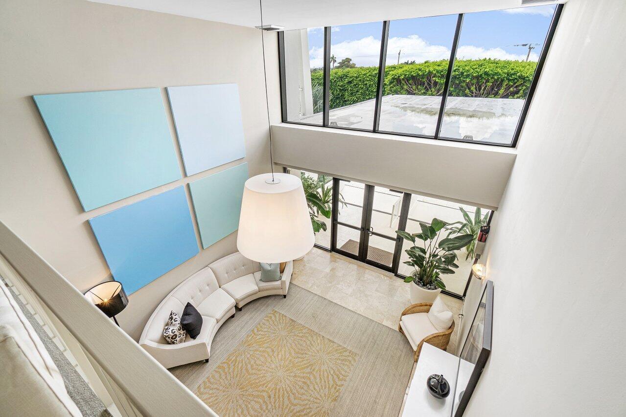 REEF CONDO - Residential