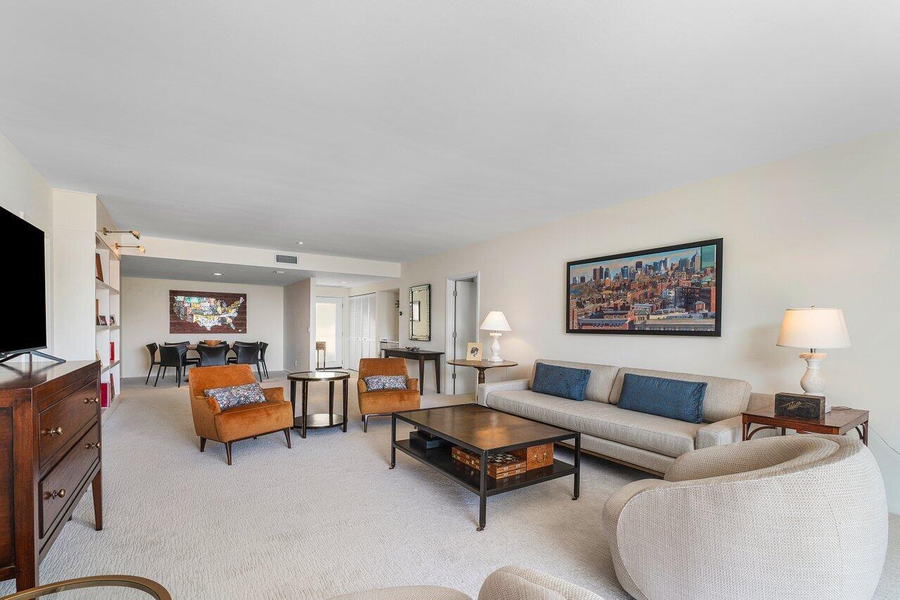 REEF CONDO - Residential