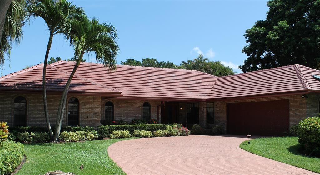 Photo of 19 Carrick Road, Palm Beach Gardens, FL 33418 (MLS # R10745534)