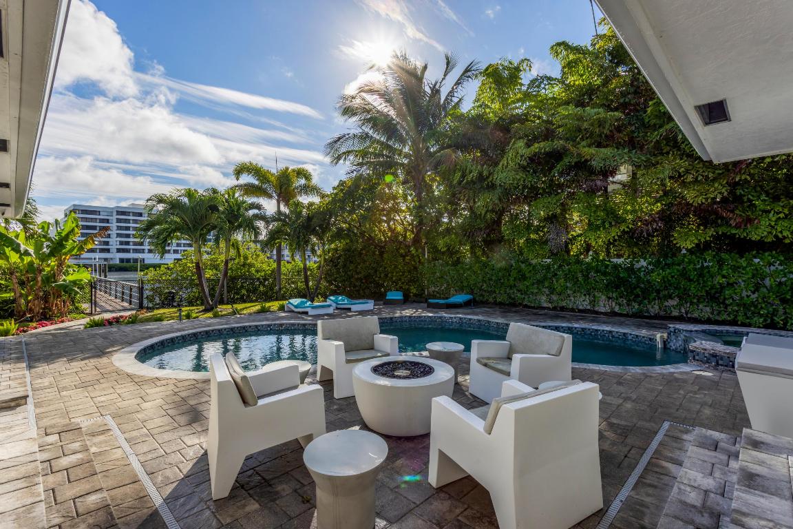 LAKE SHORES LANTANA - Residential