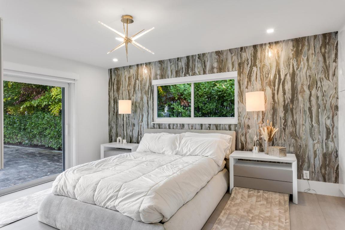 LAKE SHORES LANTANA - Residential