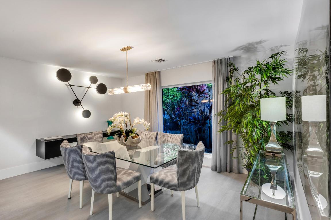 LAKE SHORES LANTANA - Residential