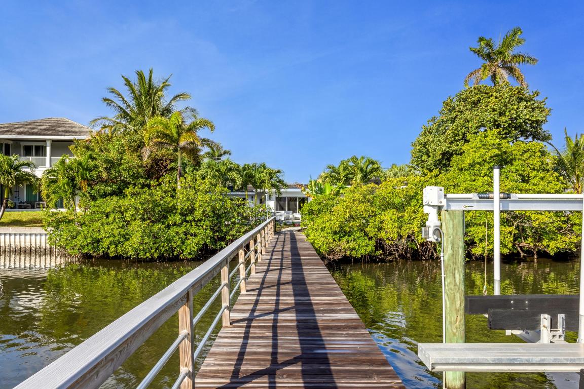 LAKE SHORES LANTANA - Residential