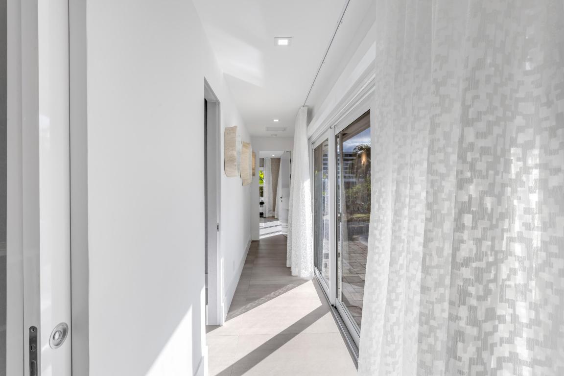 LAKE SHORES LANTANA - Residential