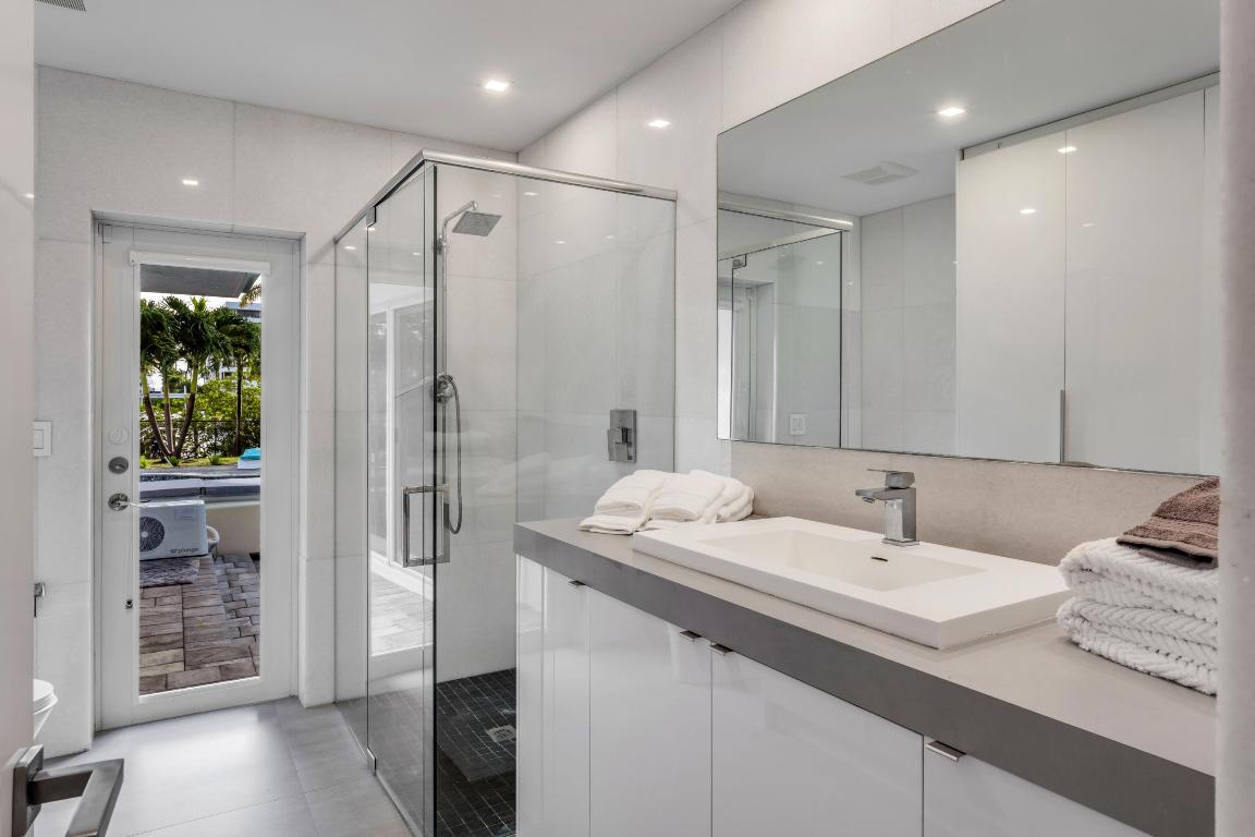 LAKE SHORES LANTANA - Residential