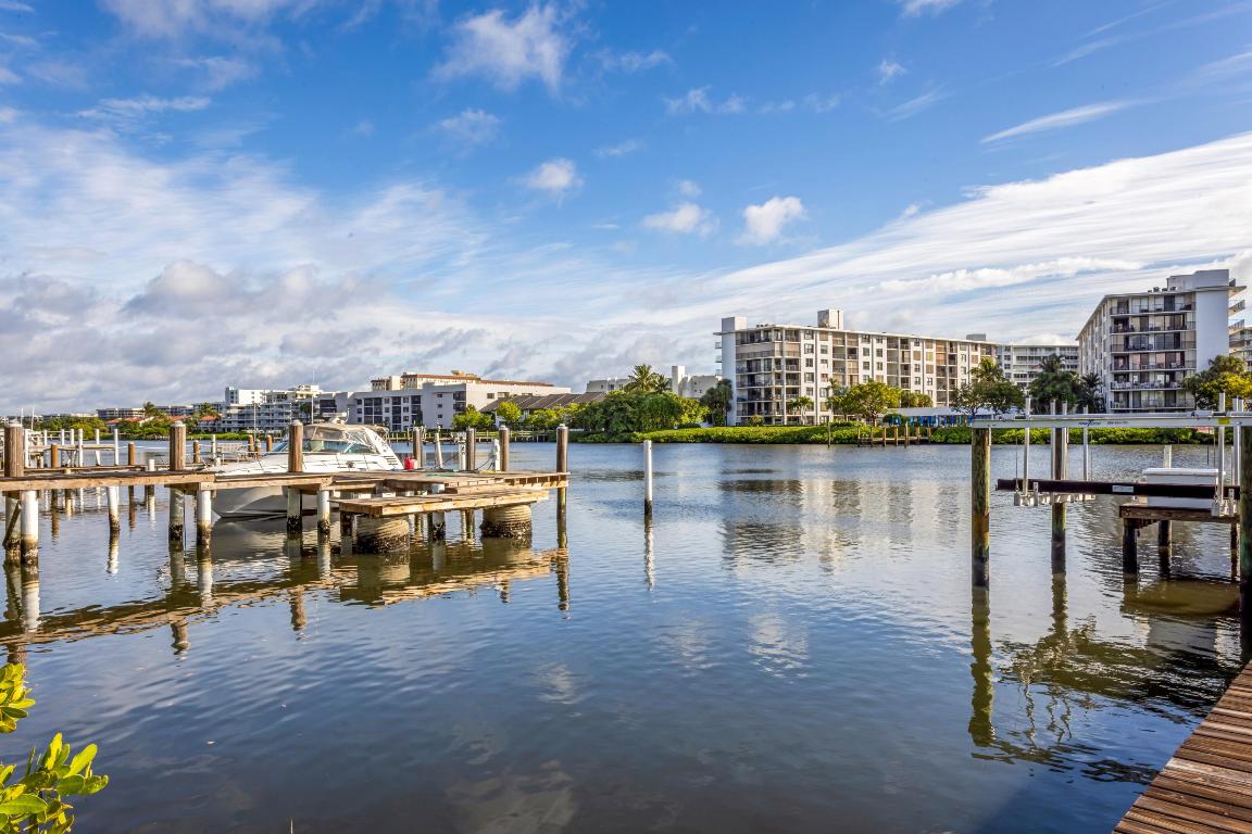 LAKE SHORES LANTANA - Residential