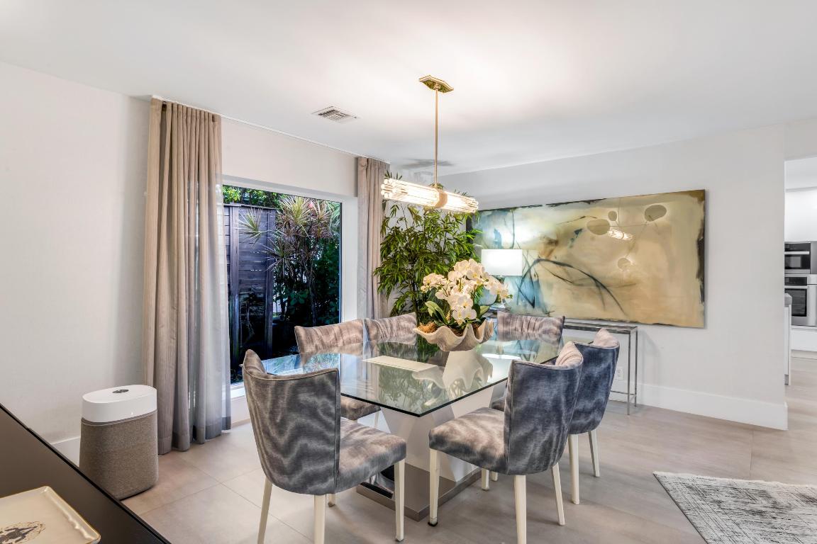 LAKE SHORES LANTANA - Residential