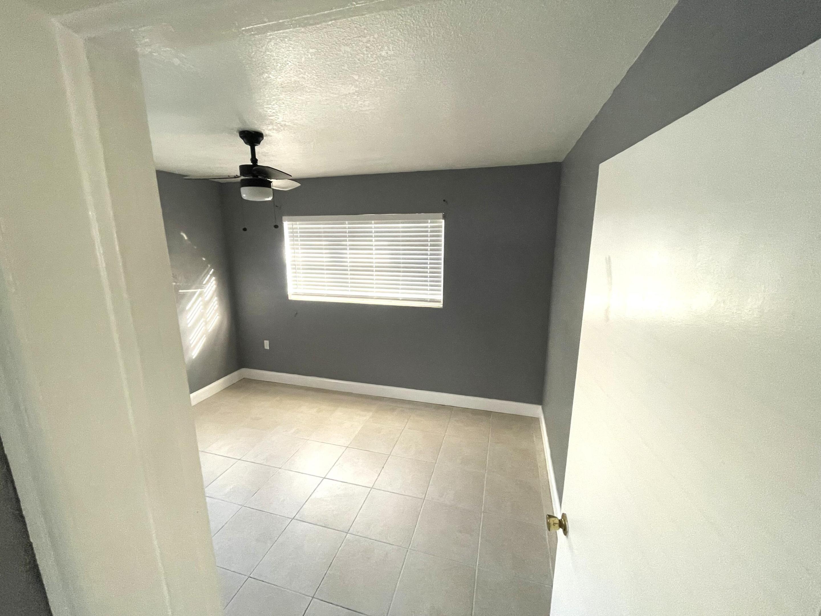 SEMINOLE MANOR 2 - Residential