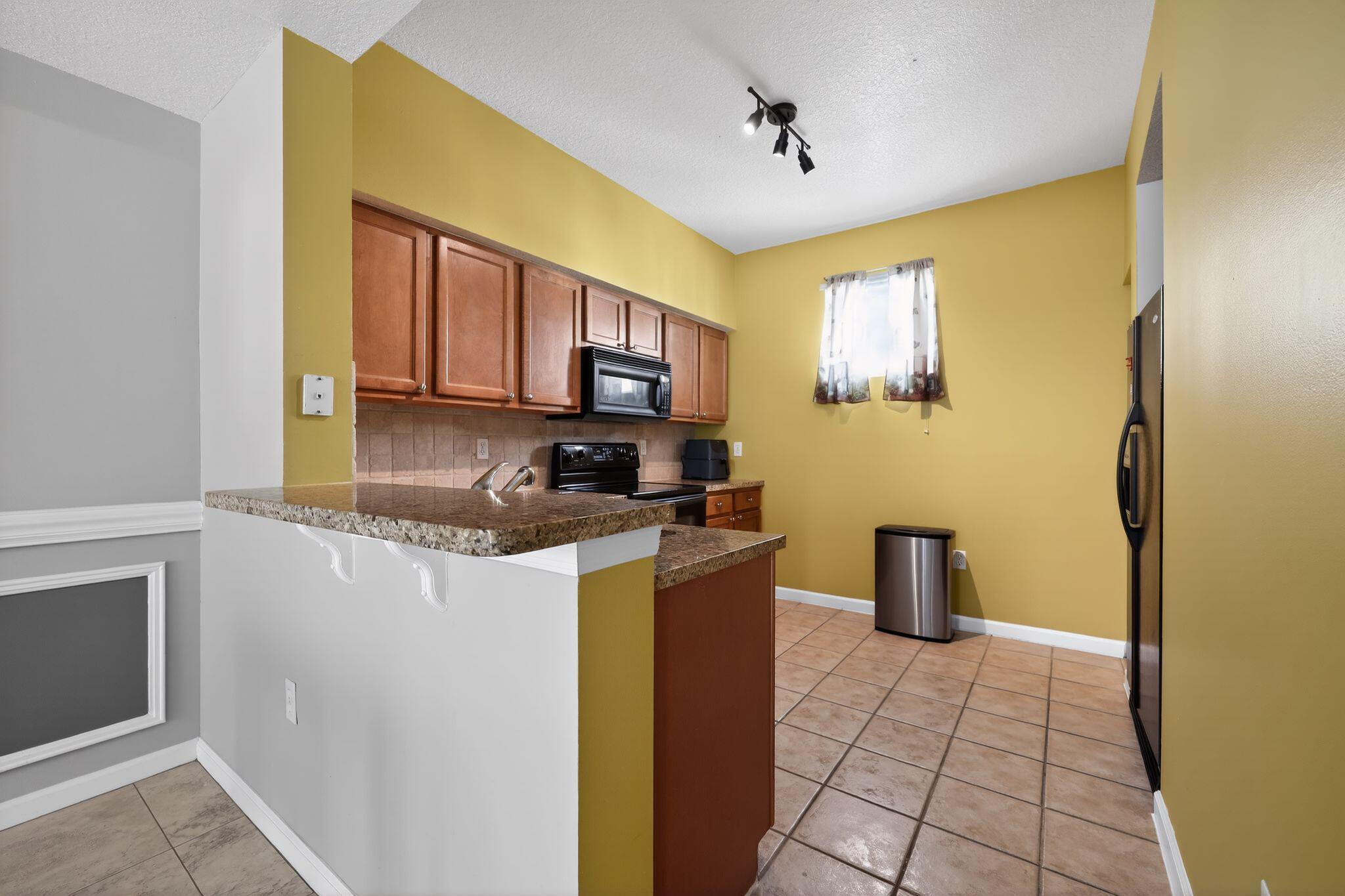 SOMERSET AT ABACOA CONDO - Residential