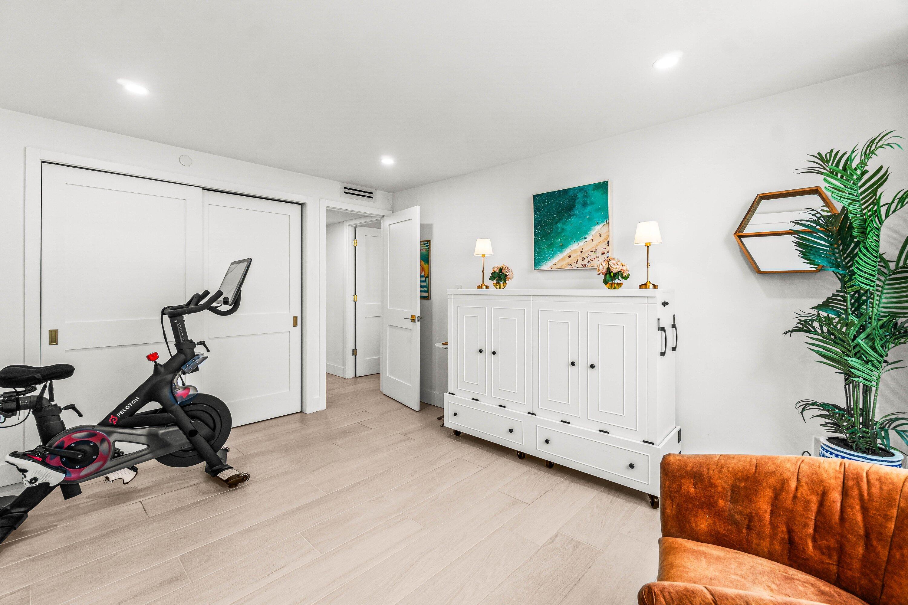 REGENCY HIGHLAND CLUB CONDO - Residential