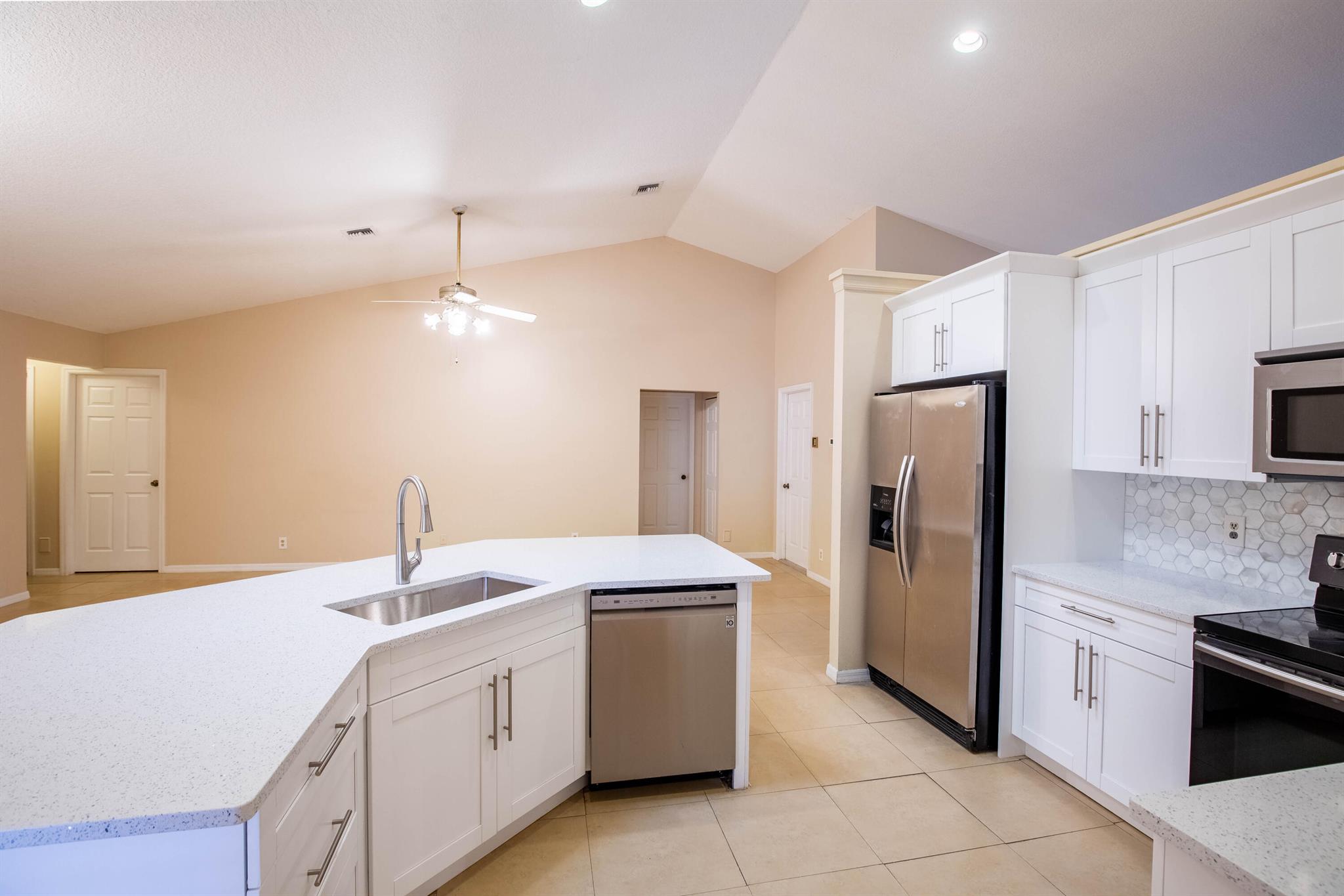 GREENVIEW SHORES 2 OF WEL - Residential Lease