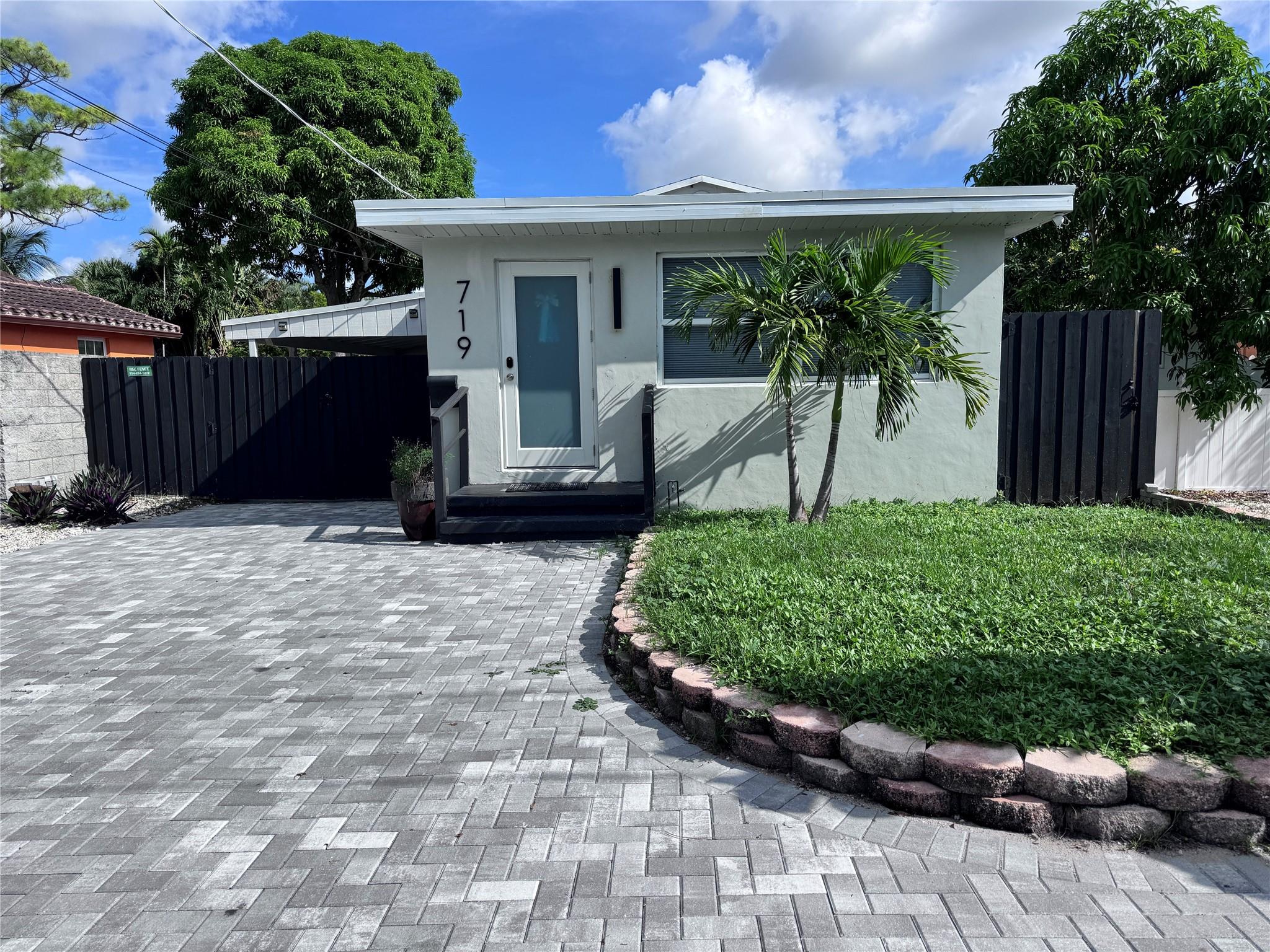 Charming 2-Bed/2-Bath Rental in Oakland Park!
Welcome to your 832 sq ft oasis, filled with natural light and smart updates. Enjoy a sleek kitchen with stainless steel appliances and hurricane-rated windows for peace of mind. Two cozy bedrooms, two full baths, and a cozy living area makes this home both stylish and comfortable. Bonus: a large laundry room with extra storage potential! Outside, relax in your private yard—perfect for pets, gatherings, or simply unwinding. Parking is easy with a carport and driveway. Steps from Oakland Park’s vibrant dining, nightlife, and shops, plus across the street from a dog park and down the block from pickleball courts. A perfect blend of comfort, convenience, and lifestyle!