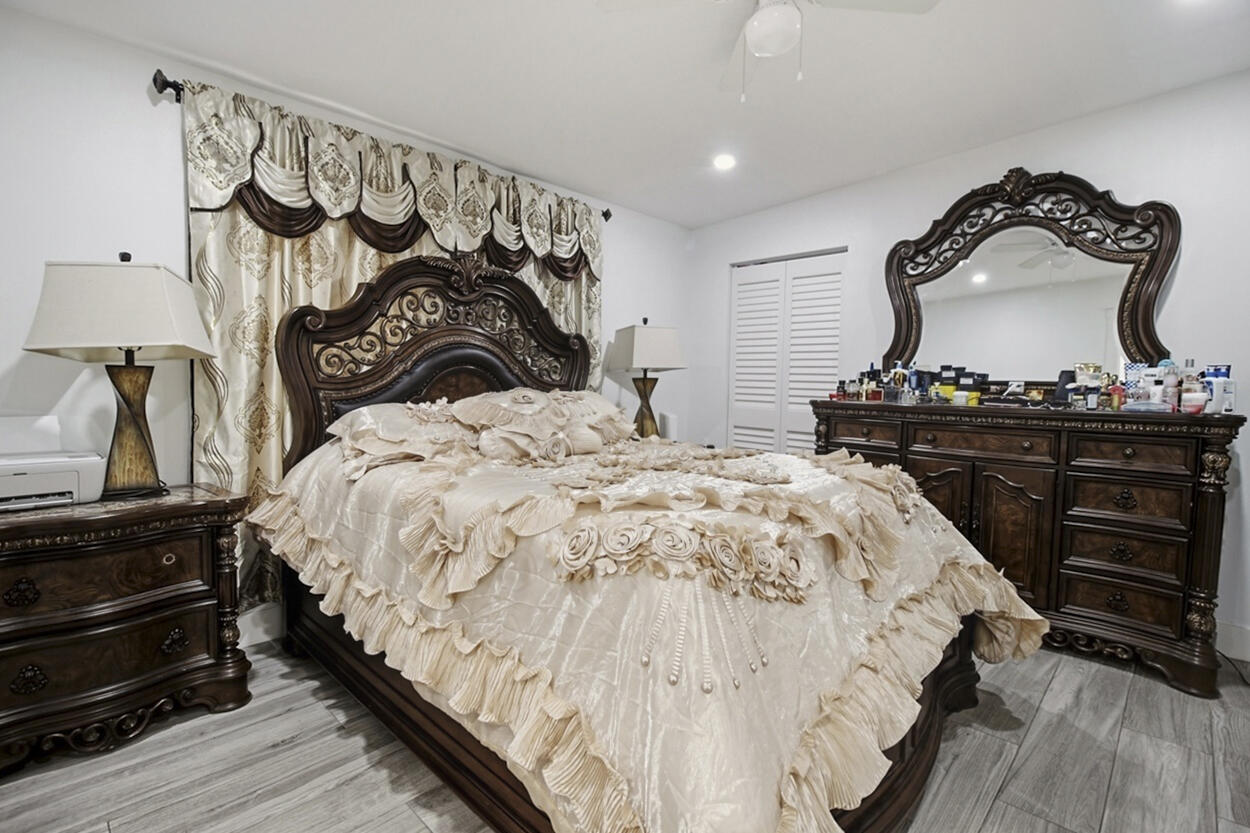 HAVERHILL HOMESITES - Residential