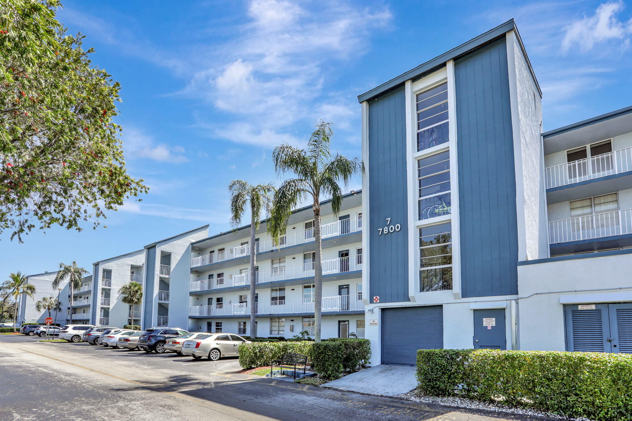 PALM SPRINGS 2 - Residential