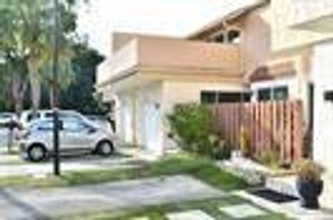 8237 NW 8th Court 4 Plantation FL 33324