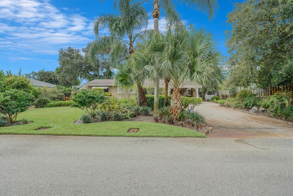 Photo of 450 Dover Road, Tequesta, FL 33469 (MLS # R11013525)