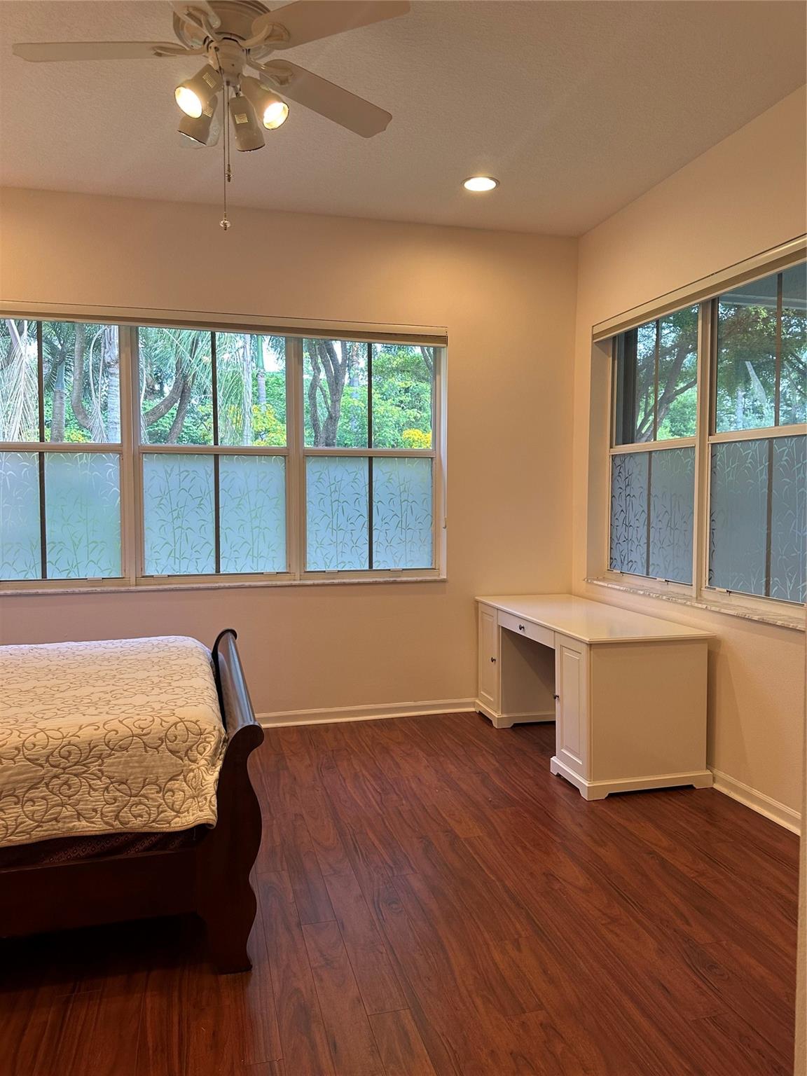 970 Tulip Cir