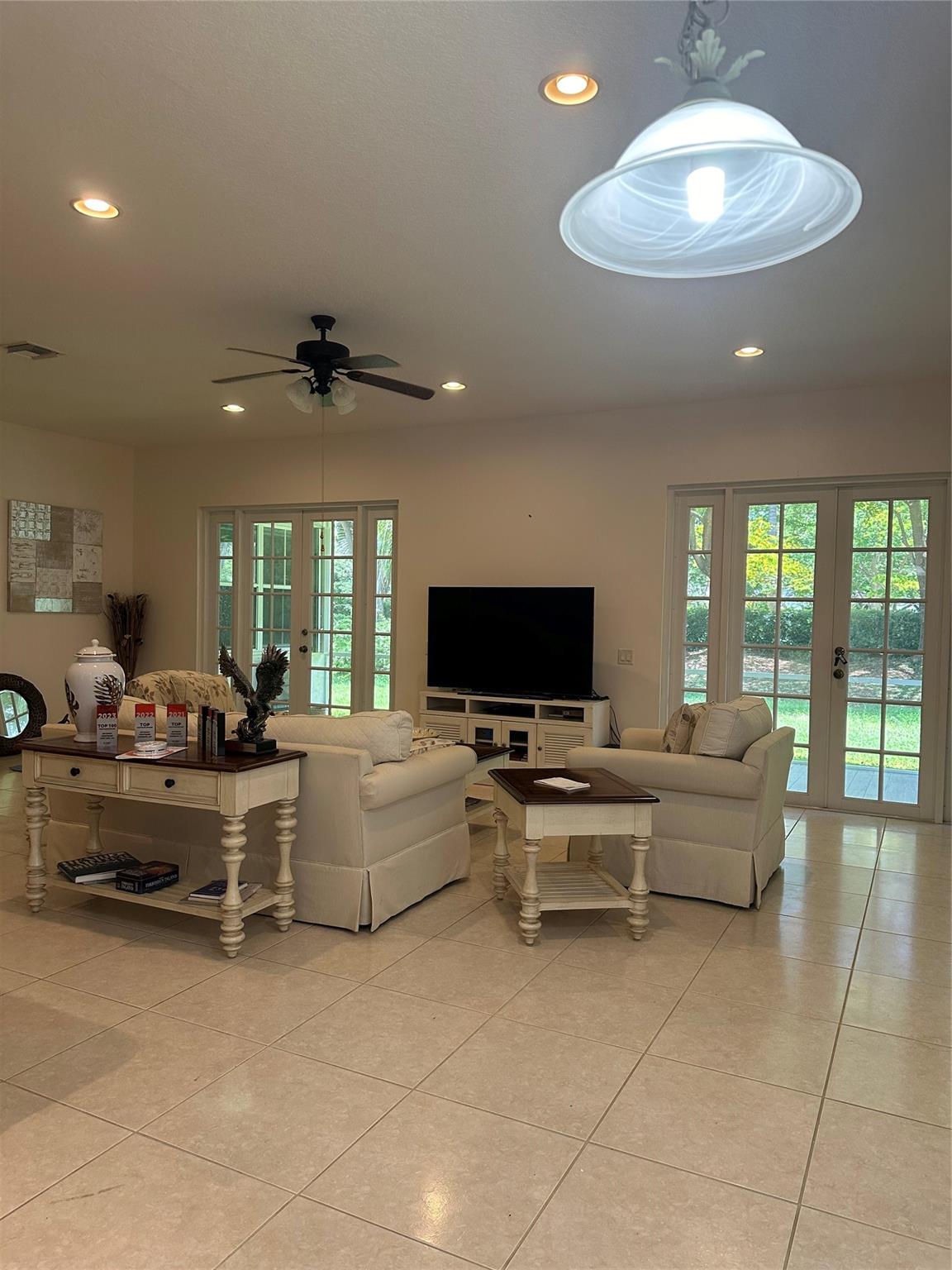 970 Tulip Cir
