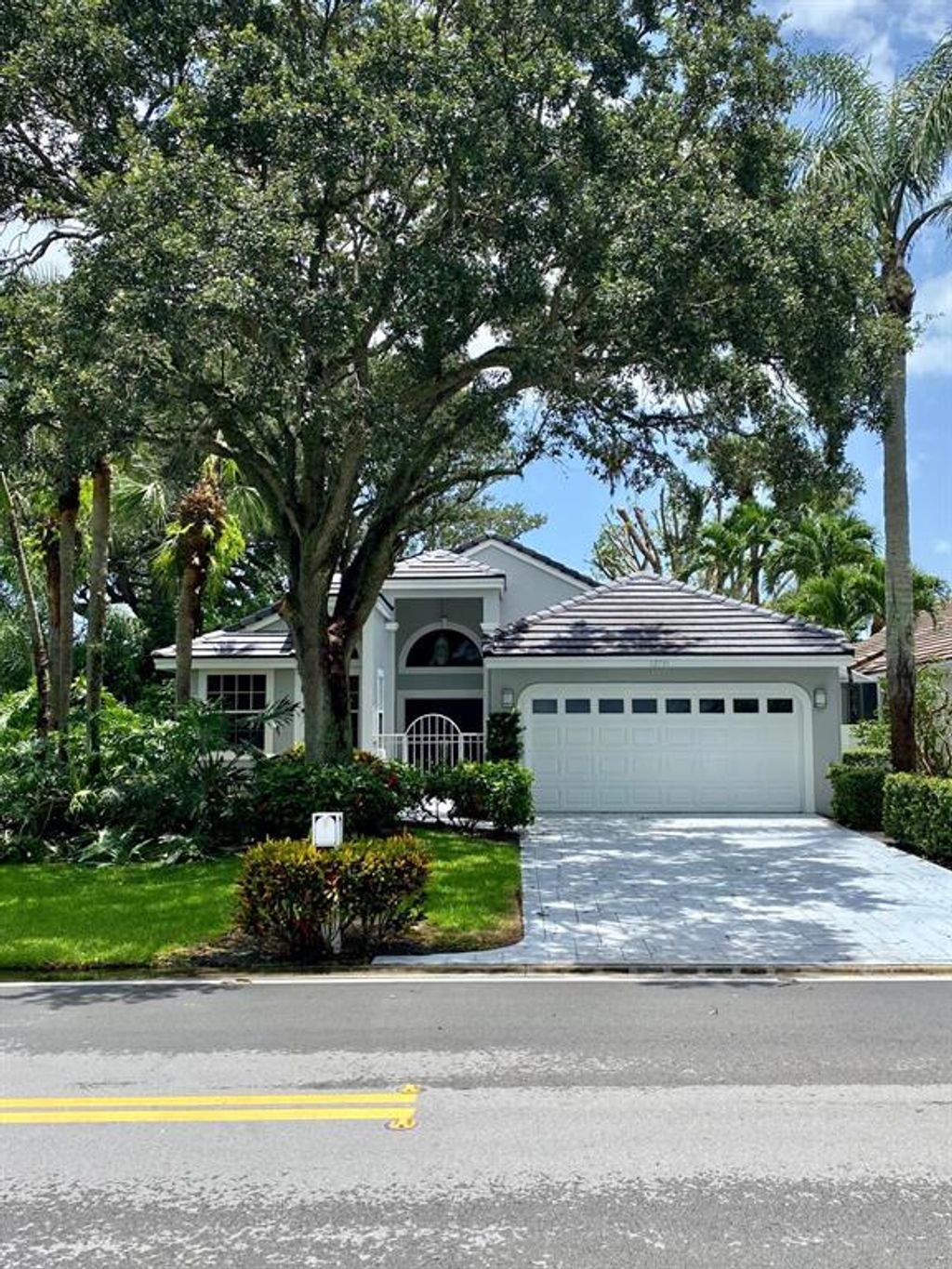 Photo of 12751 Touchstone Place, Palm Beach Gardens, FL 33418 (MLS # R10818914)