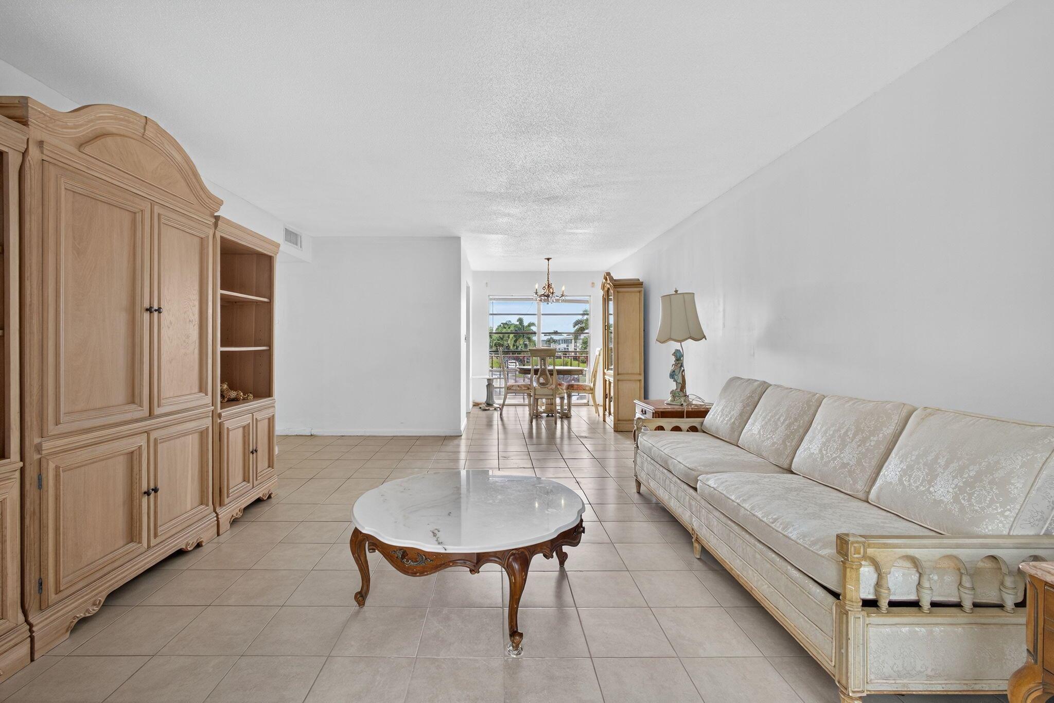 CENTURY VILLAGE- GOLFS ED - Residential