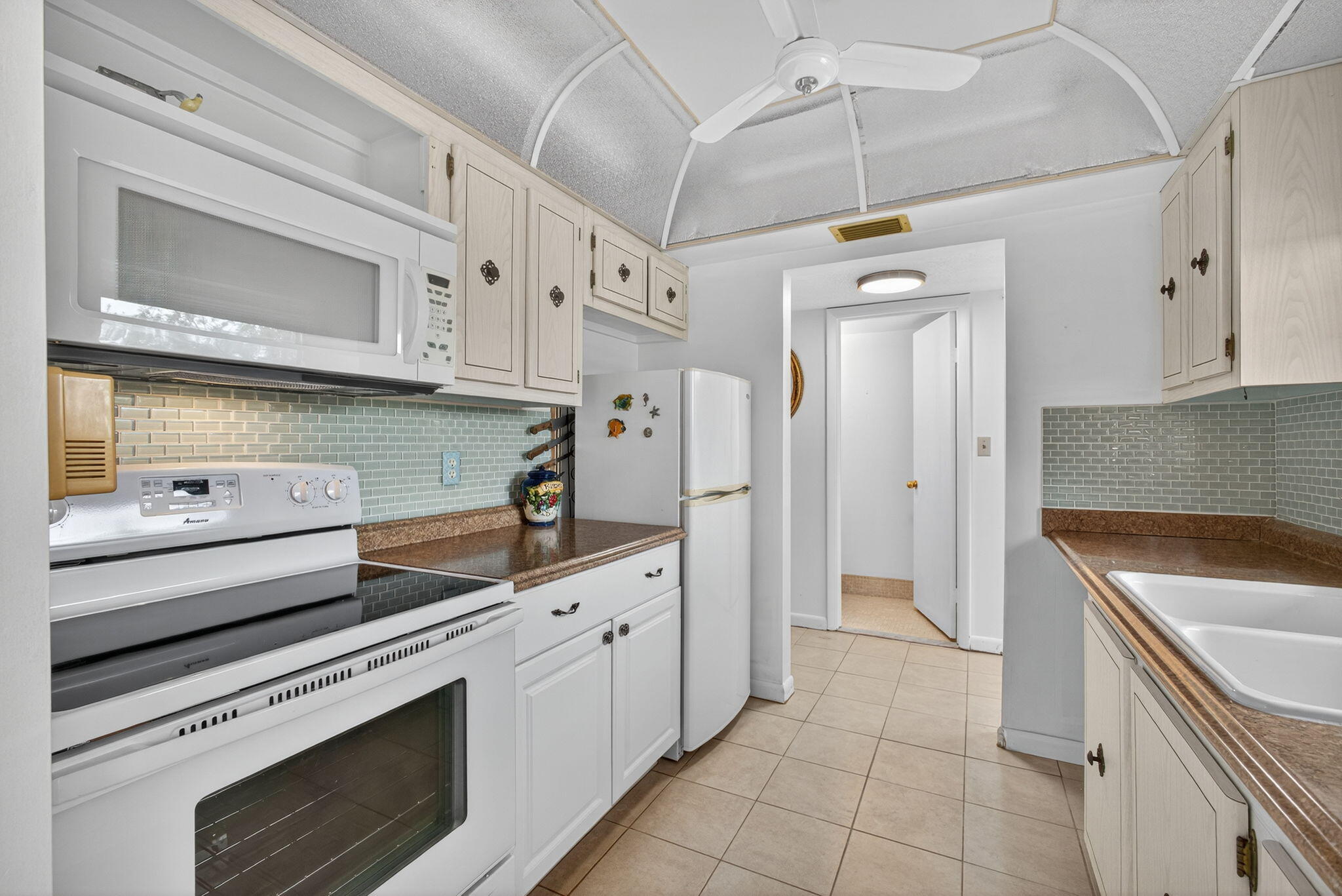 CENTURY VILLAGE- GOLFS ED - Residential