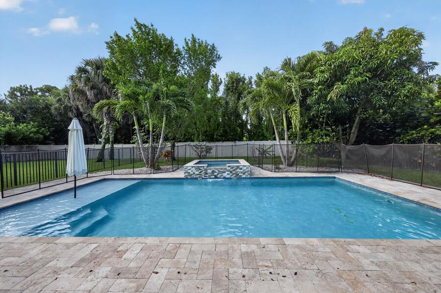 7050 Limestone Cay Road