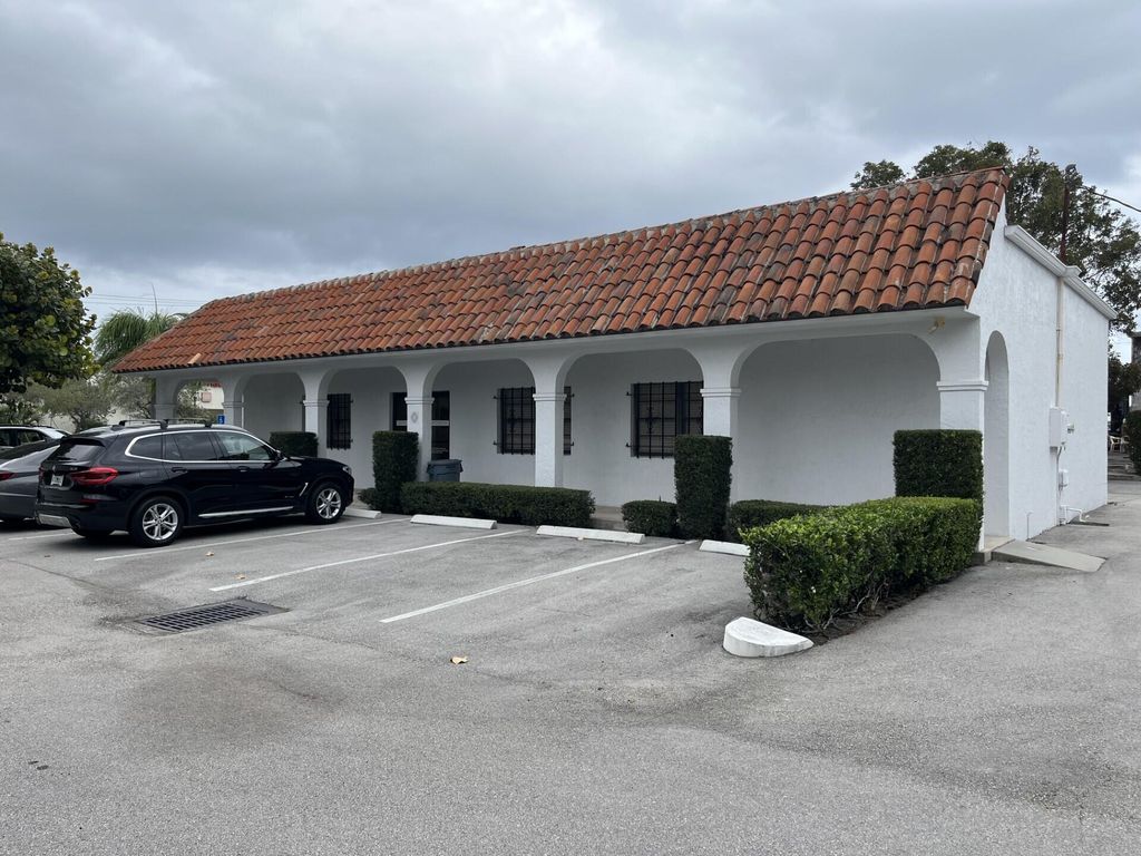 Photo of 110 Bridge Road, Tequesta, FL (MLS # R11085361)