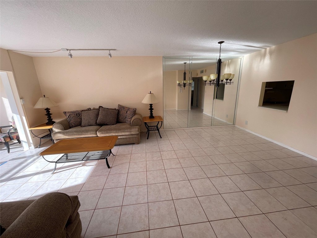 Oriole Golf - Residential