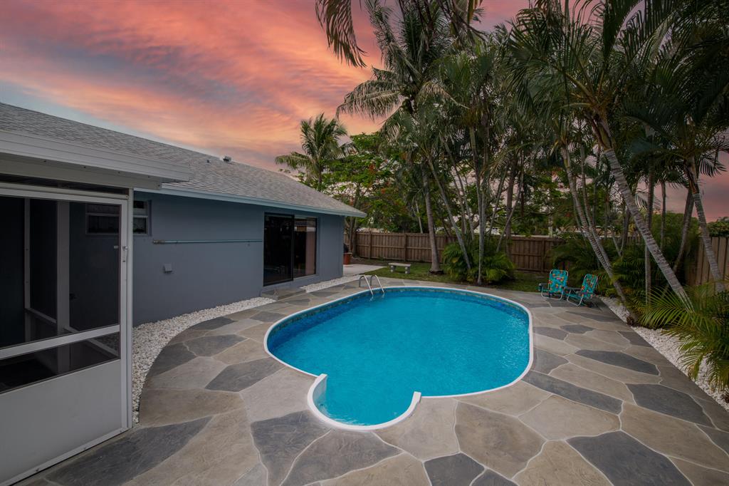 EASTVIEW MANOR - Residential