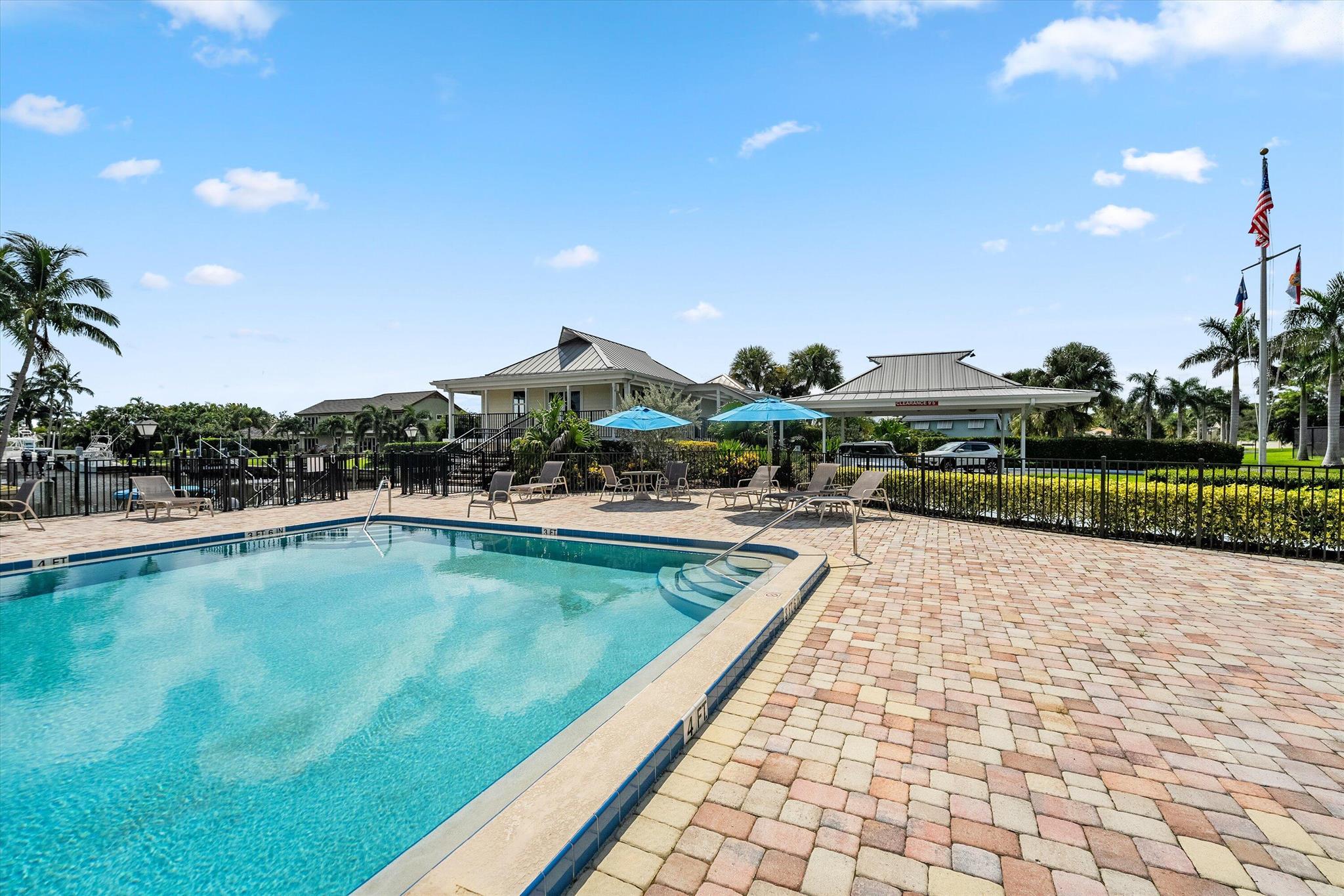 THE SOUNDINGS - Residential