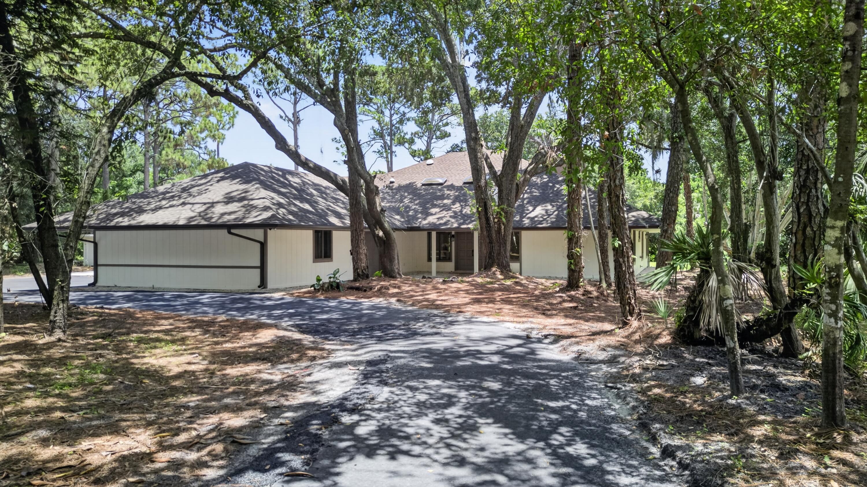 1975 SW Saint Andrews Drive