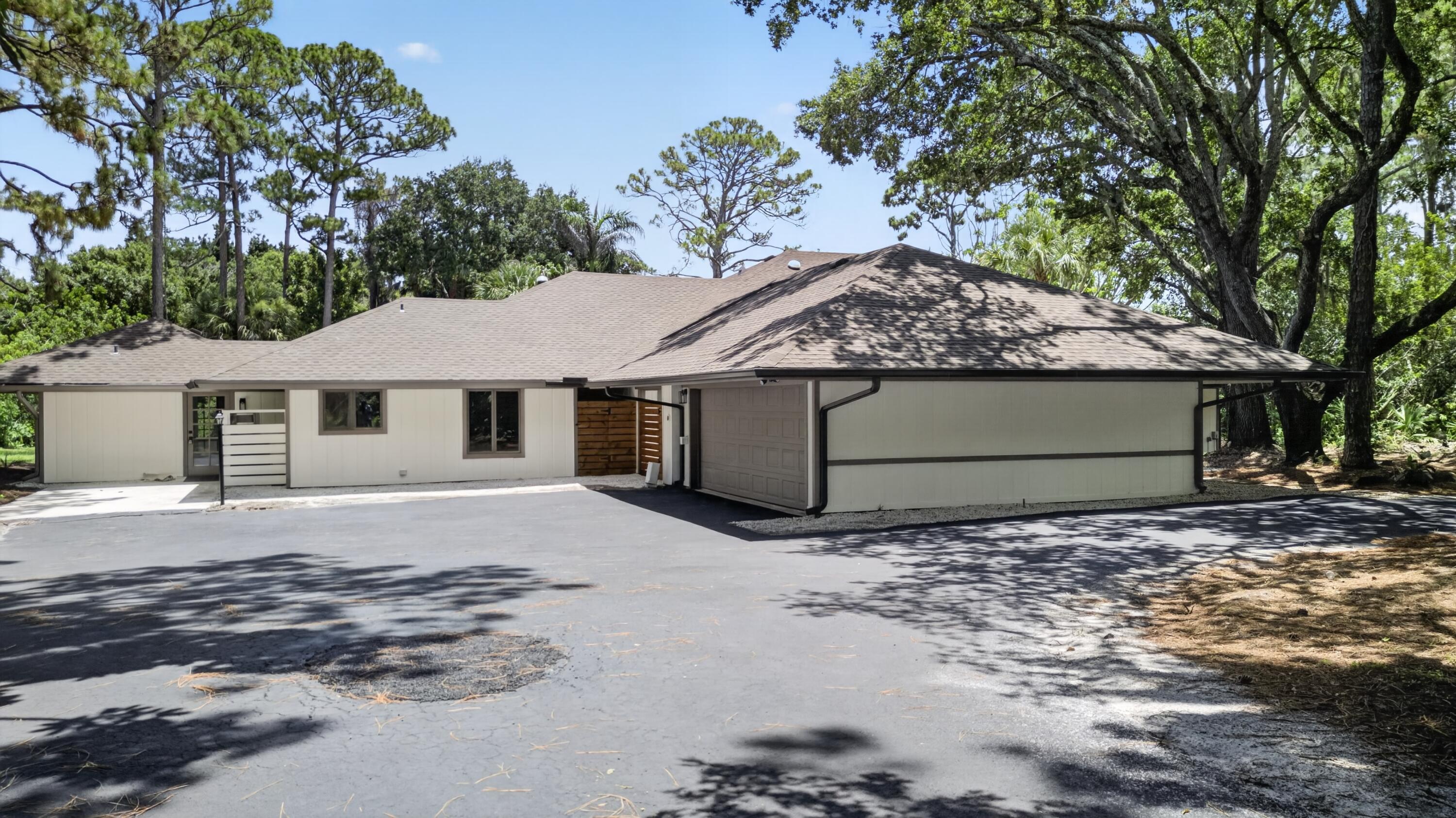 1975 SW Saint Andrews Drive