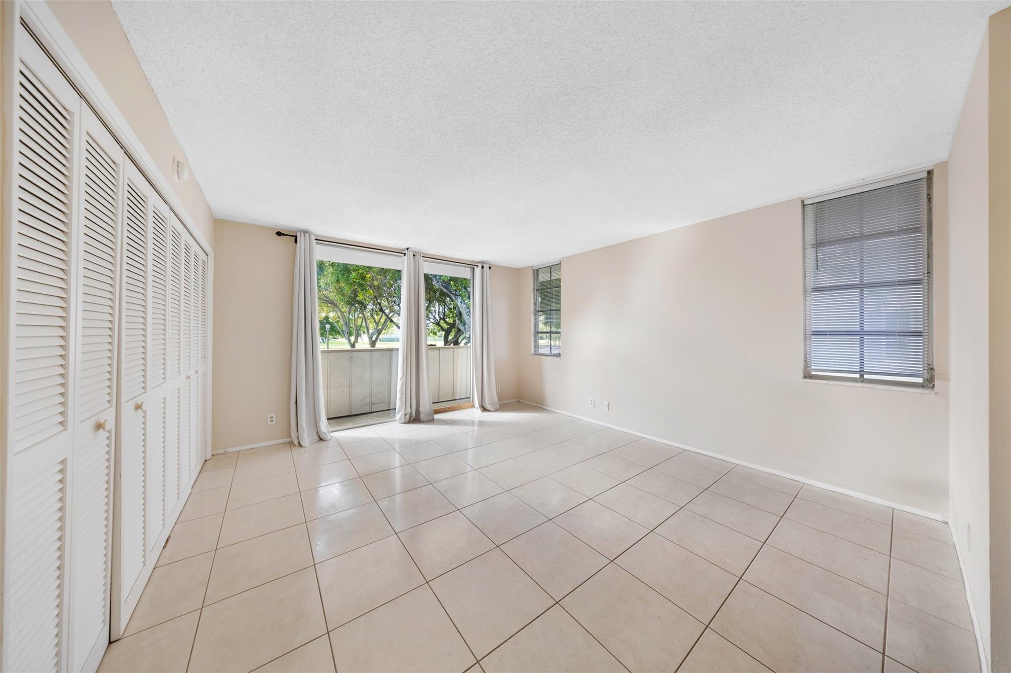 No 2 Palm-Aire Country Cl - Residential Lease