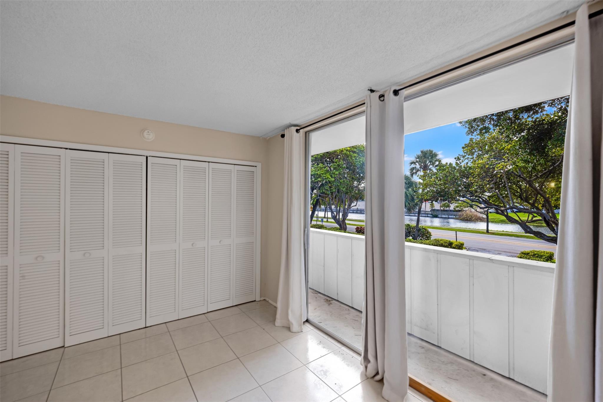 No 2 Palm-Aire Country Cl - Residential Lease