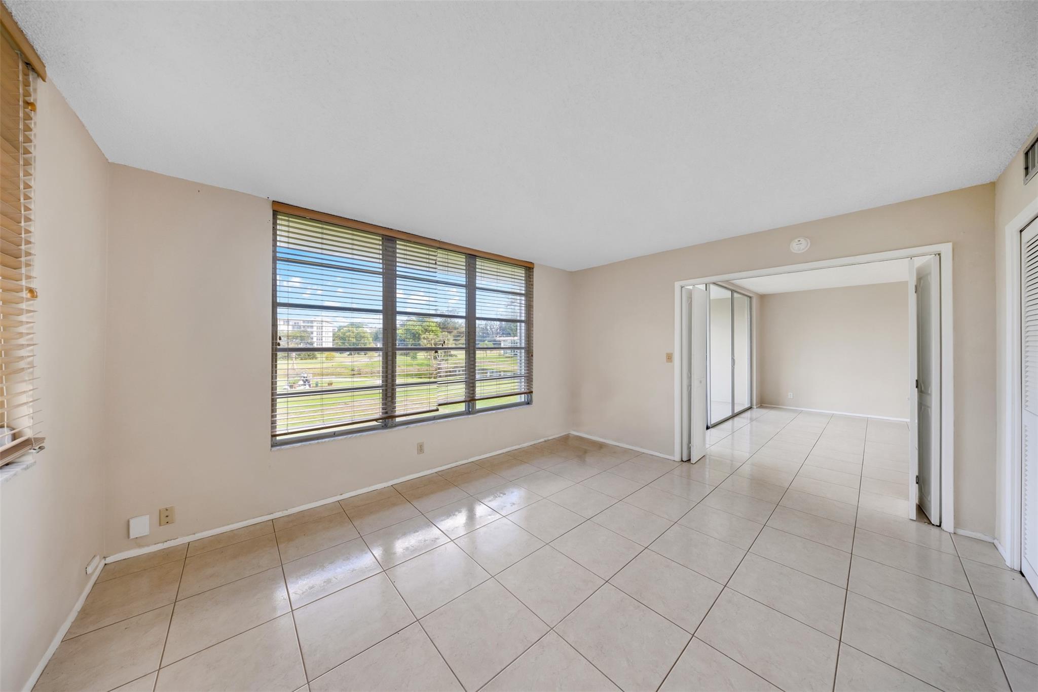 No 2 Palm-Aire Country Cl - Residential Lease