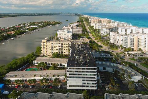 A home in South Palm Beach