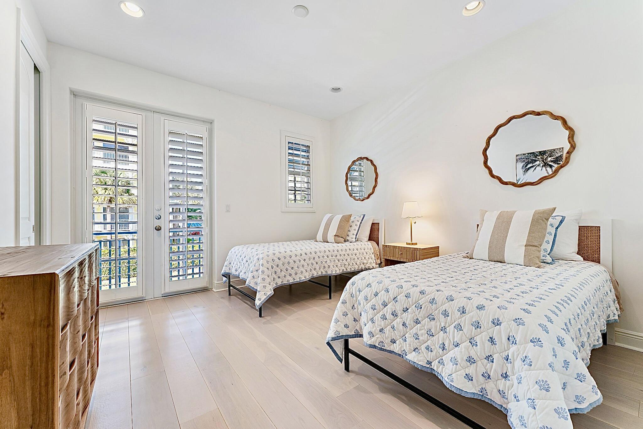 OCEAN BREEZE TOWNHOMES AT JUNO BEACH - Residential