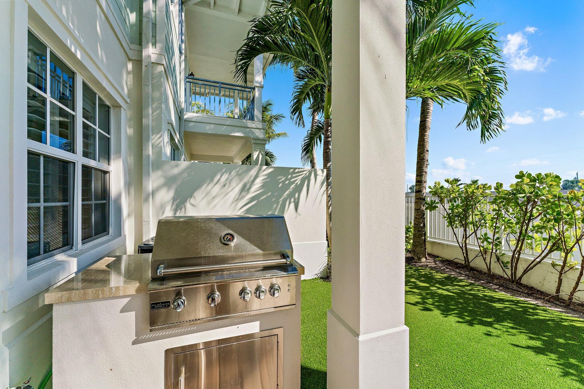 OCEAN BREEZE TOWNHOMES AT JUNO BEACH - Residential