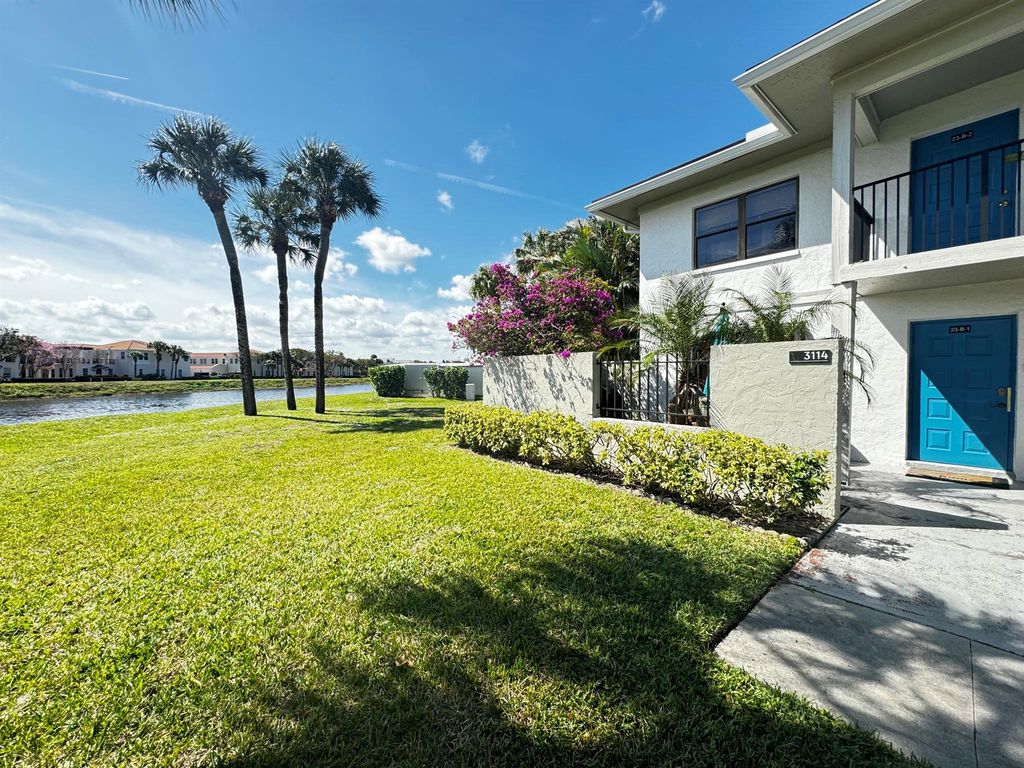 Photo of 3114 SW 20th Terrace #23b1, Delray Beach, FL 33445 (MLS # R10959505)