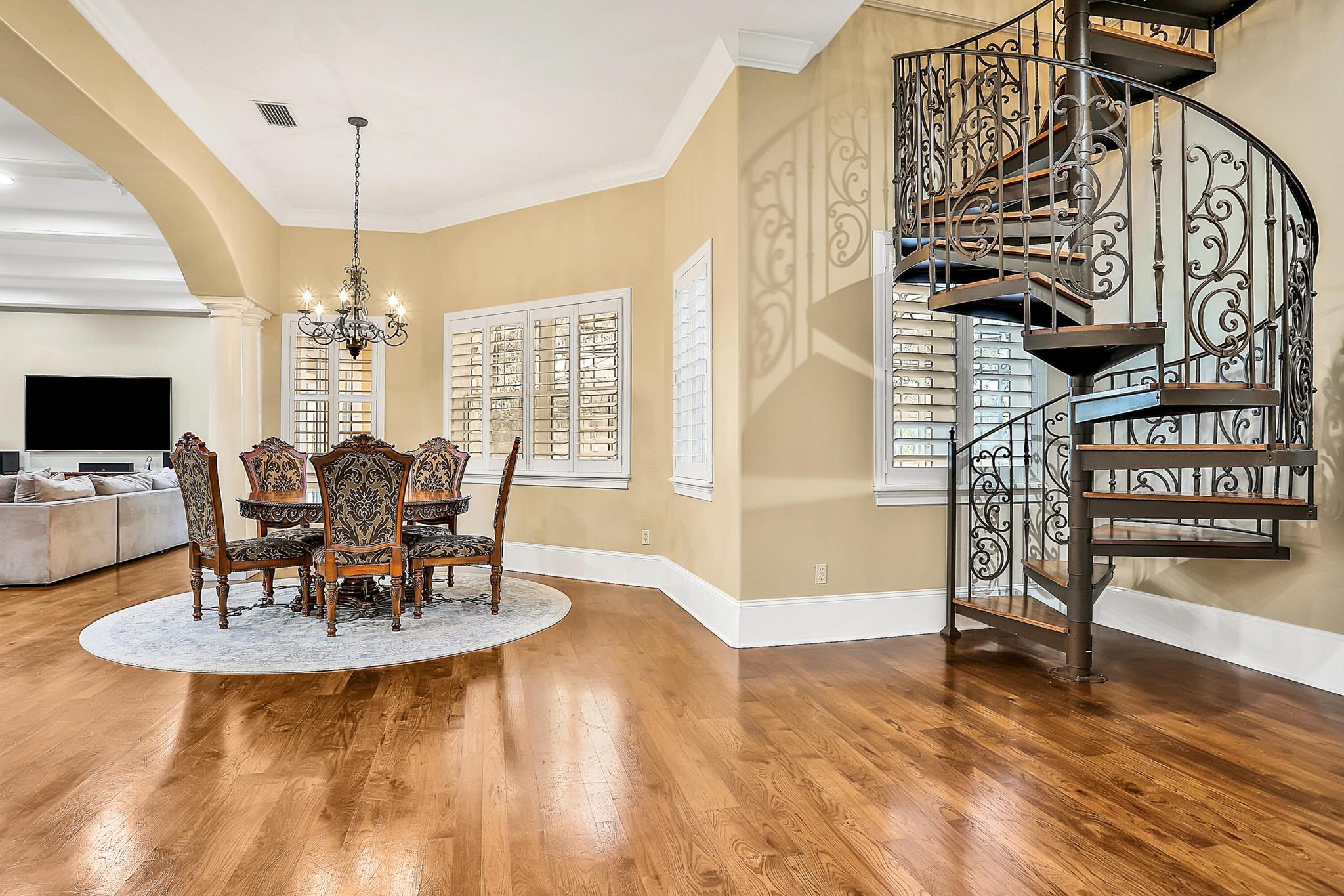 CRESTWOOD ESTATES - Residential