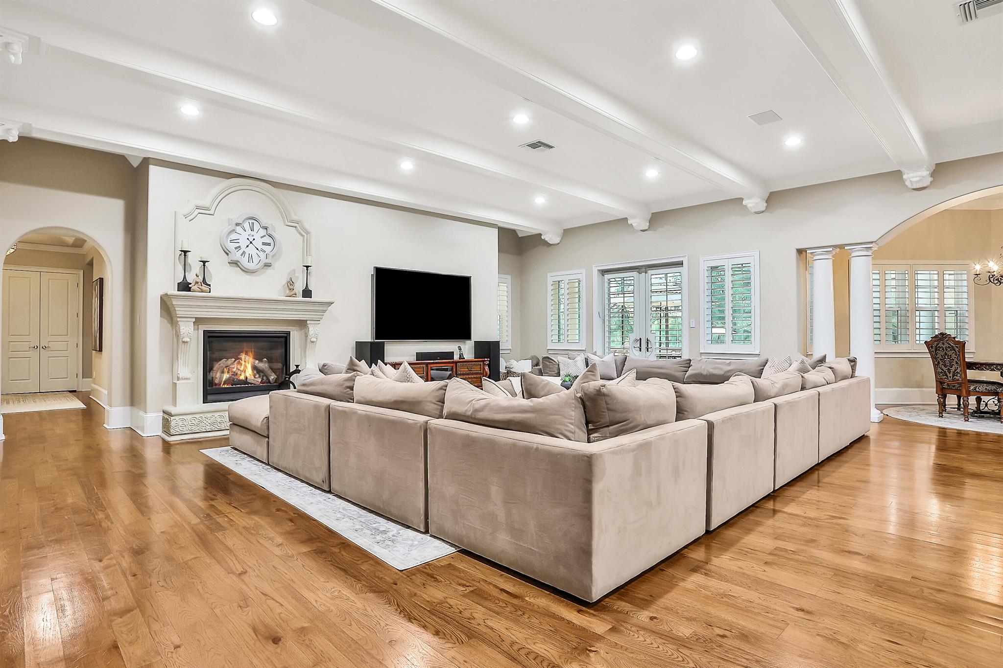 CRESTWOOD ESTATES - Residential