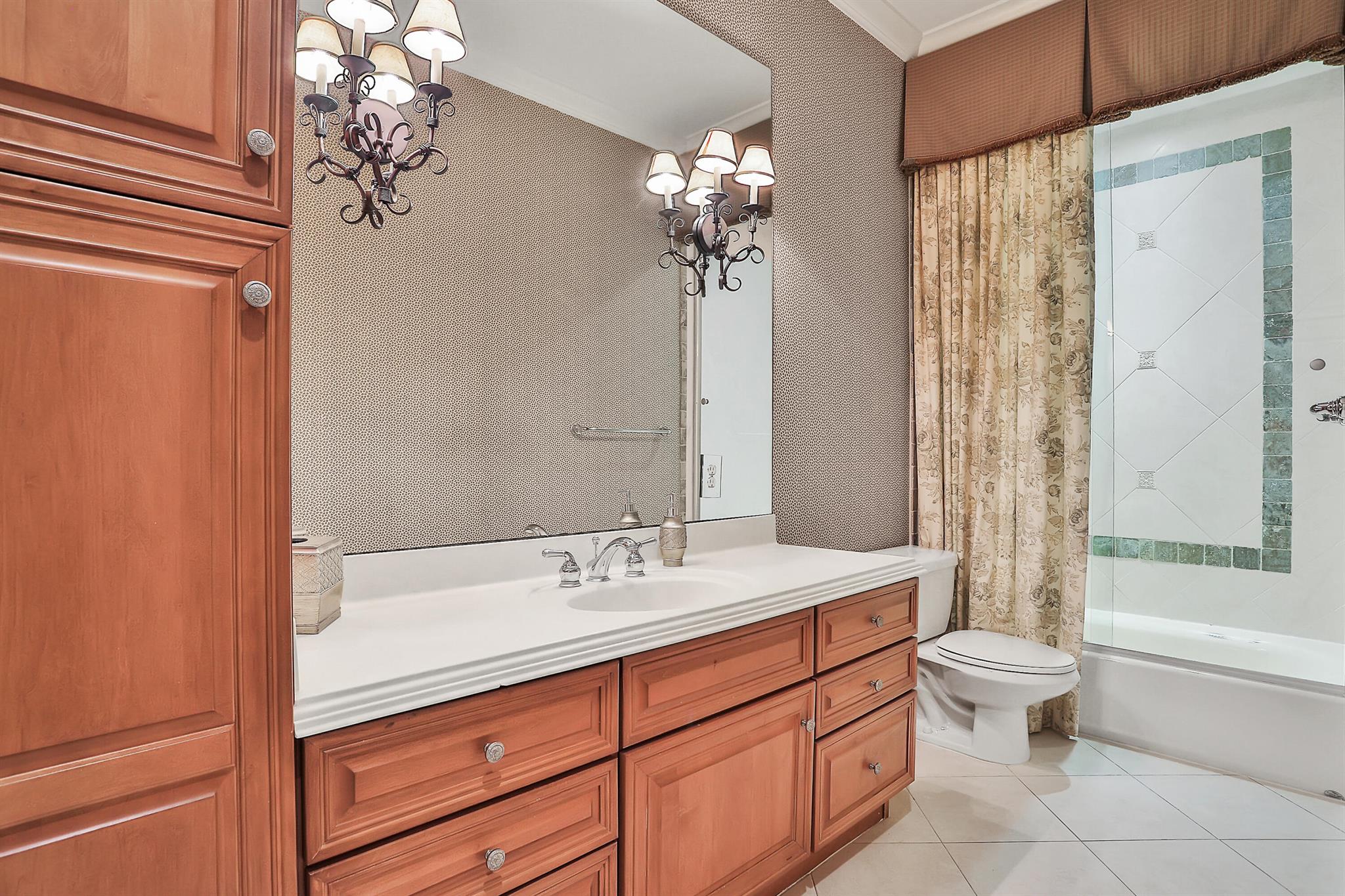 CRESTWOOD ESTATES - Residential