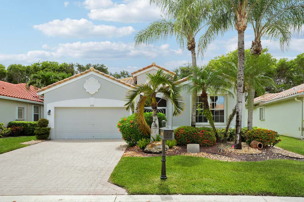 Photo of 6554 Pavone Street, Lake Worth, FL 33467 (MLS # B26042157)