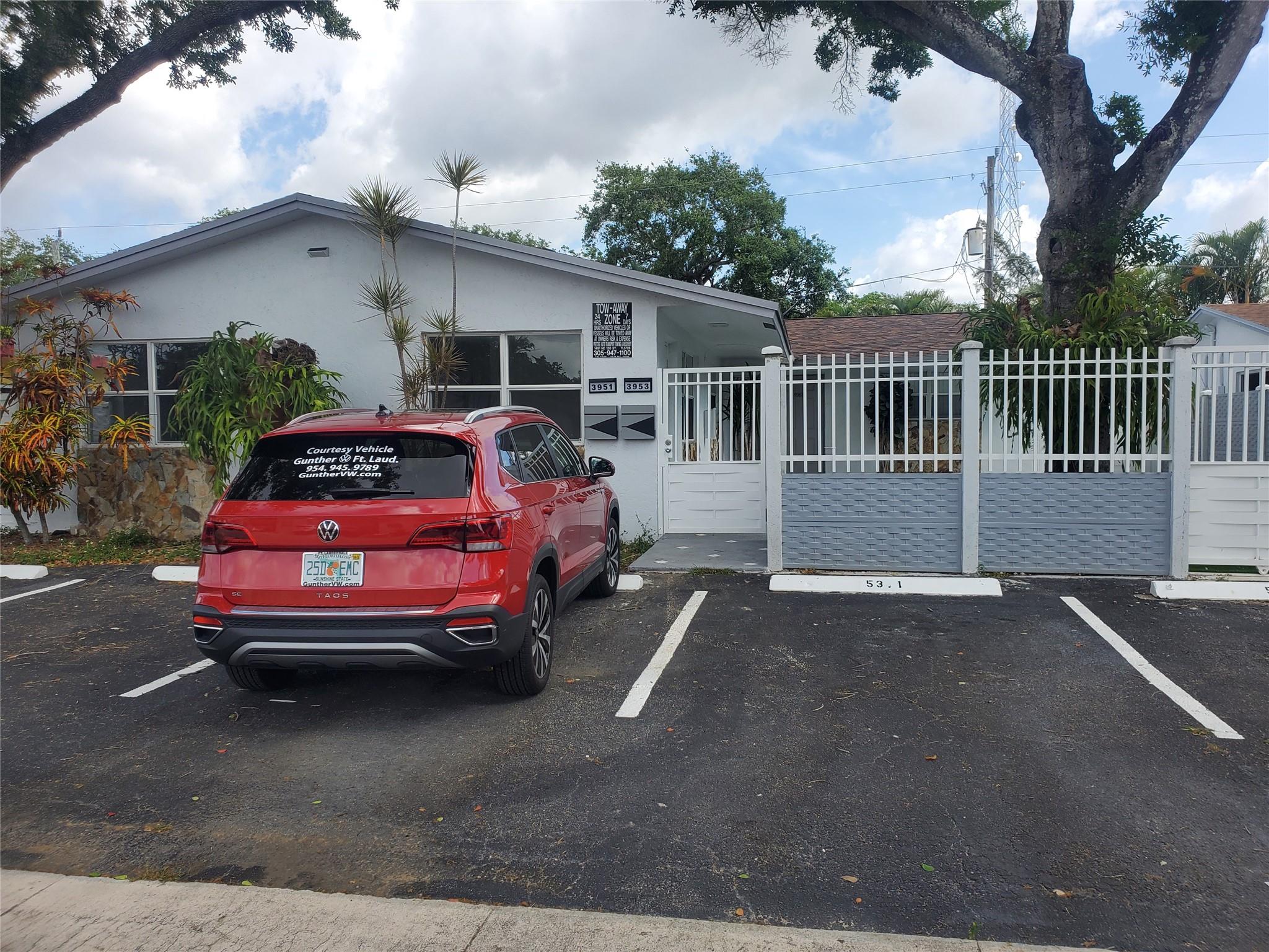 Large 2 bedroom 1 bath, fully remodeled. New kitchen cabinets , quartz counters, stainless steel appliances. New washer/dryer. Bathroom remodeled, new a/c, new window treatments. Private patio area. Your client will love it. Show it and rent it.