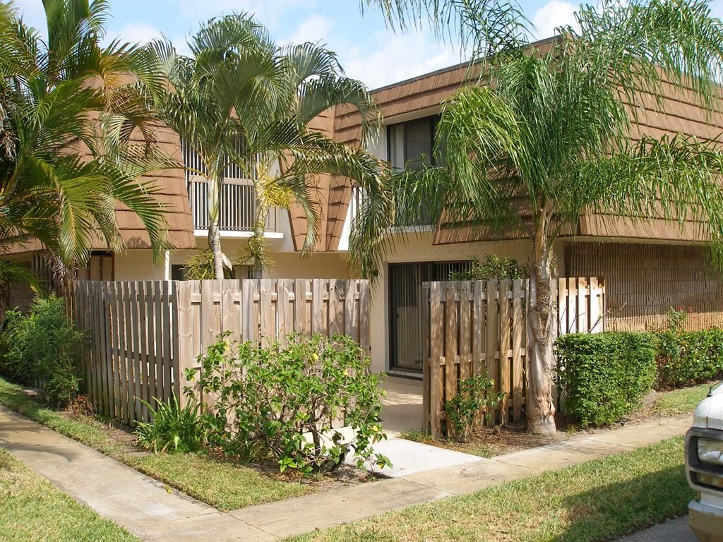 Photo of 825 Center Street #7c, Jupiter, FL 33458 (MLS # R10725232)