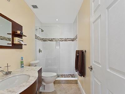 PARKWOOD V - Residential Lease